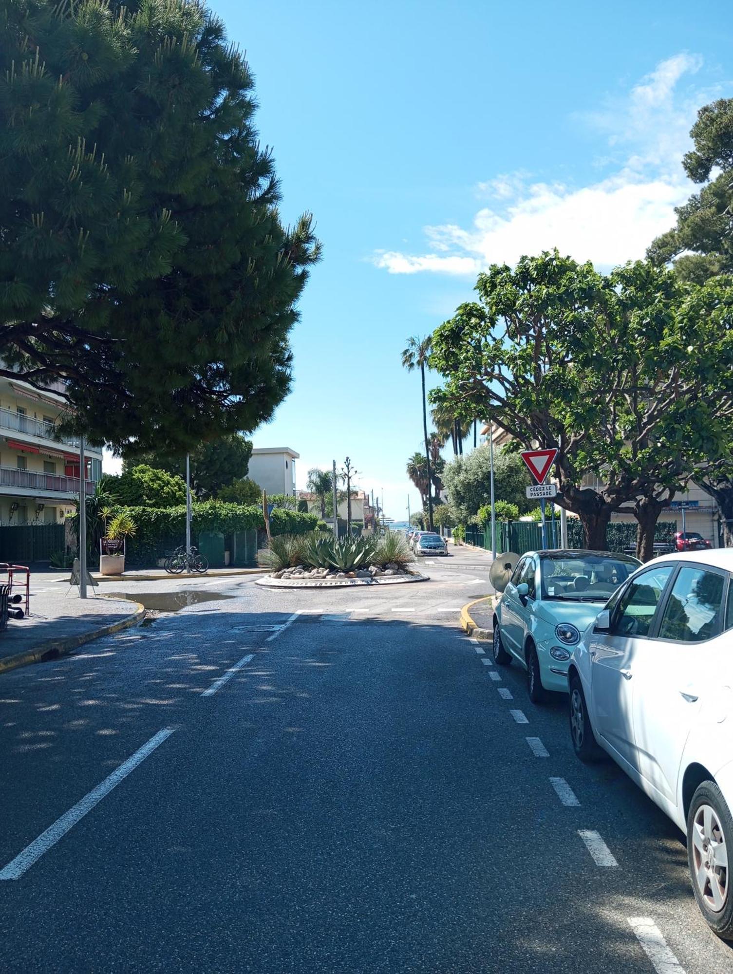 Studio De 14M2 Dans Une Maison Cagnes-sur-Mer Exterior foto